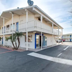 Hotel 6-phoenix, Az - East Phoenix